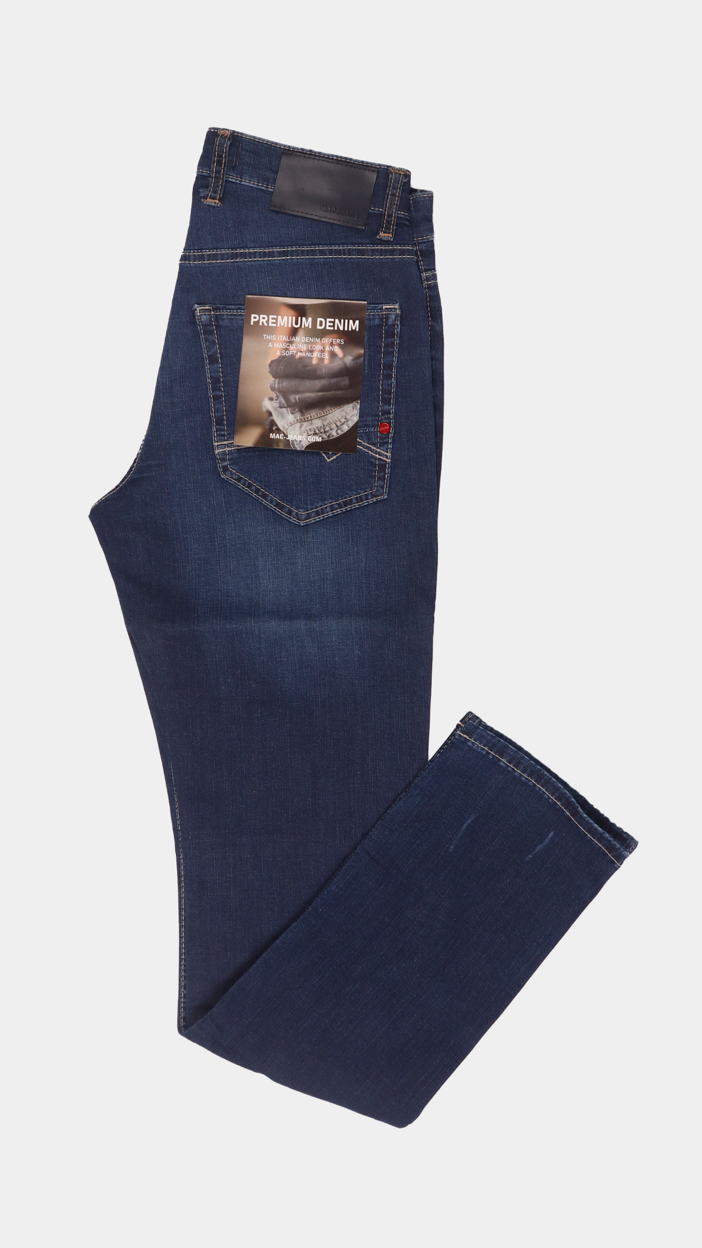 Mac Jeans Arne Pipe Slim jeans made of summery lightweight denim.