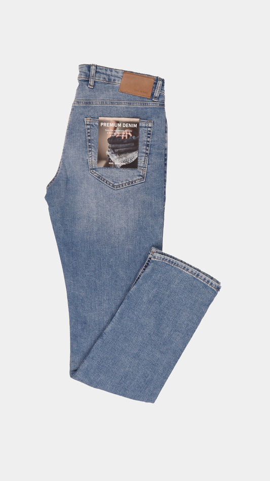 Mac Jeans Arne Pipe Slim jeans with a vintage look light blue authentic wash.