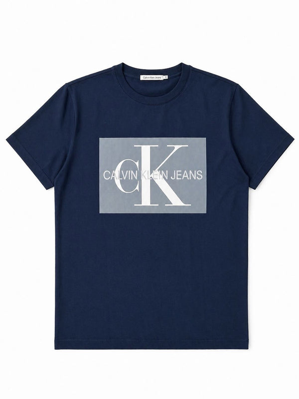Relaxed Logo T-shirt - Pride (Calvin Klein)