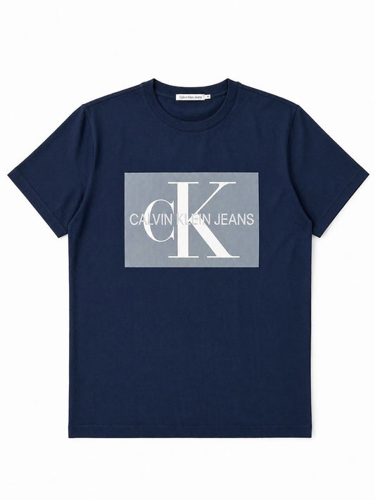 Relaxed Logo T-shirt - Pride (Calvin Klein)